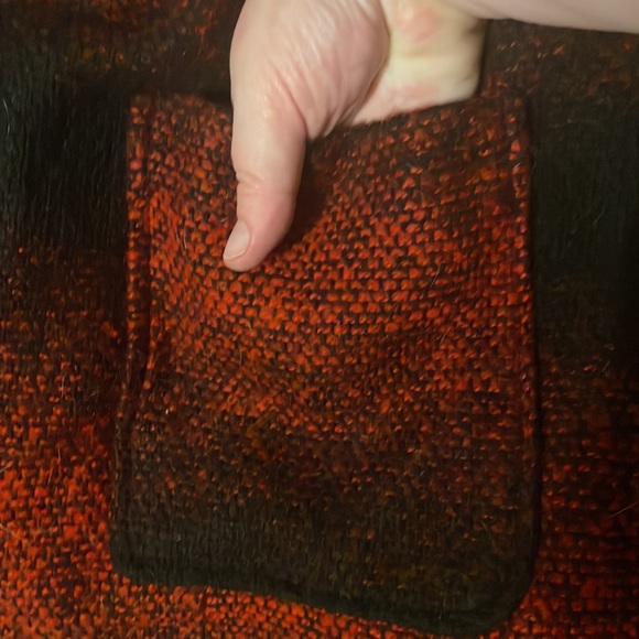 Never worn black/red polyester/wool vest - faux lamb collar and polyester lining - Picture 10 of 14